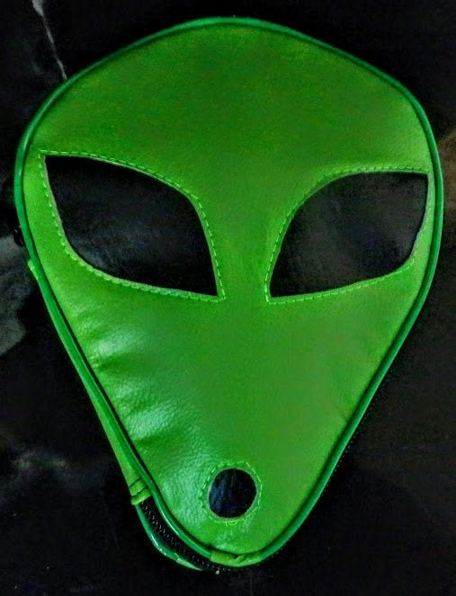 Alien make up pouch